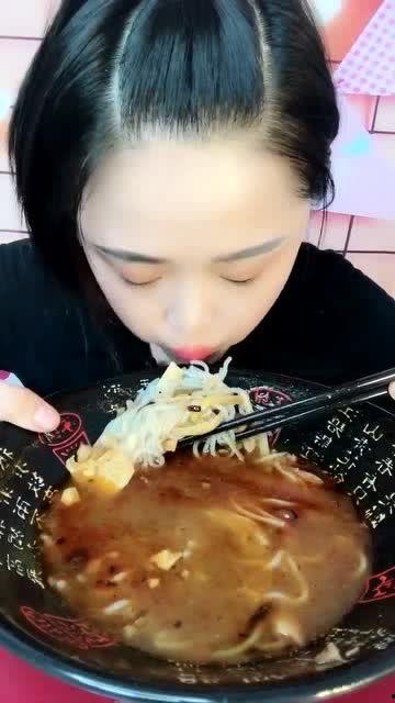津津吃瓜视频完整版,揭秘视频完整版背后的精彩故事