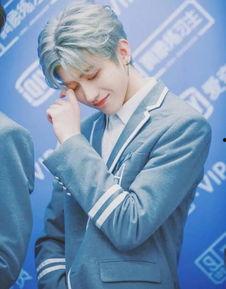 韩娱吃瓜爆料边伯贤视频,韩娱吃瓜爆料背后的真相揭秘