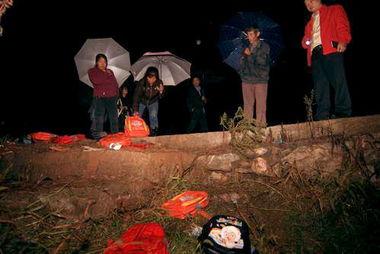 六宫庙吃瓜群众事件视频,一场网络舆论的风暴与反思