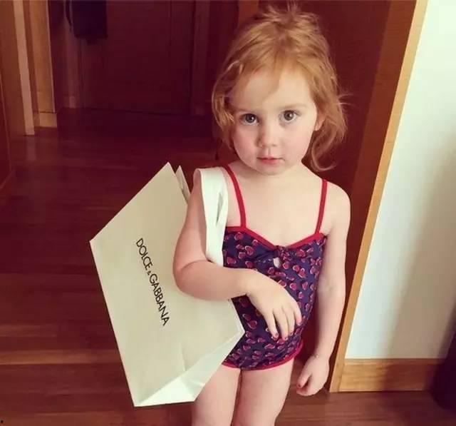 荷兰名媛吃瓜视频下载,揭秘豪门生活幕后真相