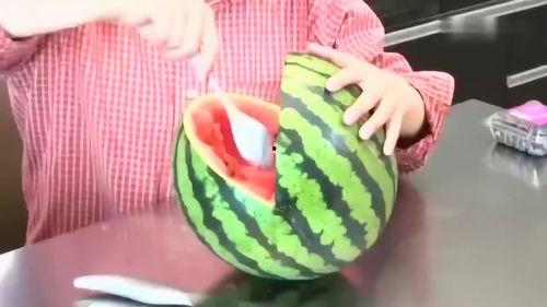 矿中吃瓜视频,矿中吃瓜视频走红网络